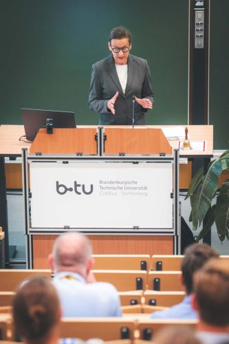 G-Forum Begruessung GesineGrande 27 ST s